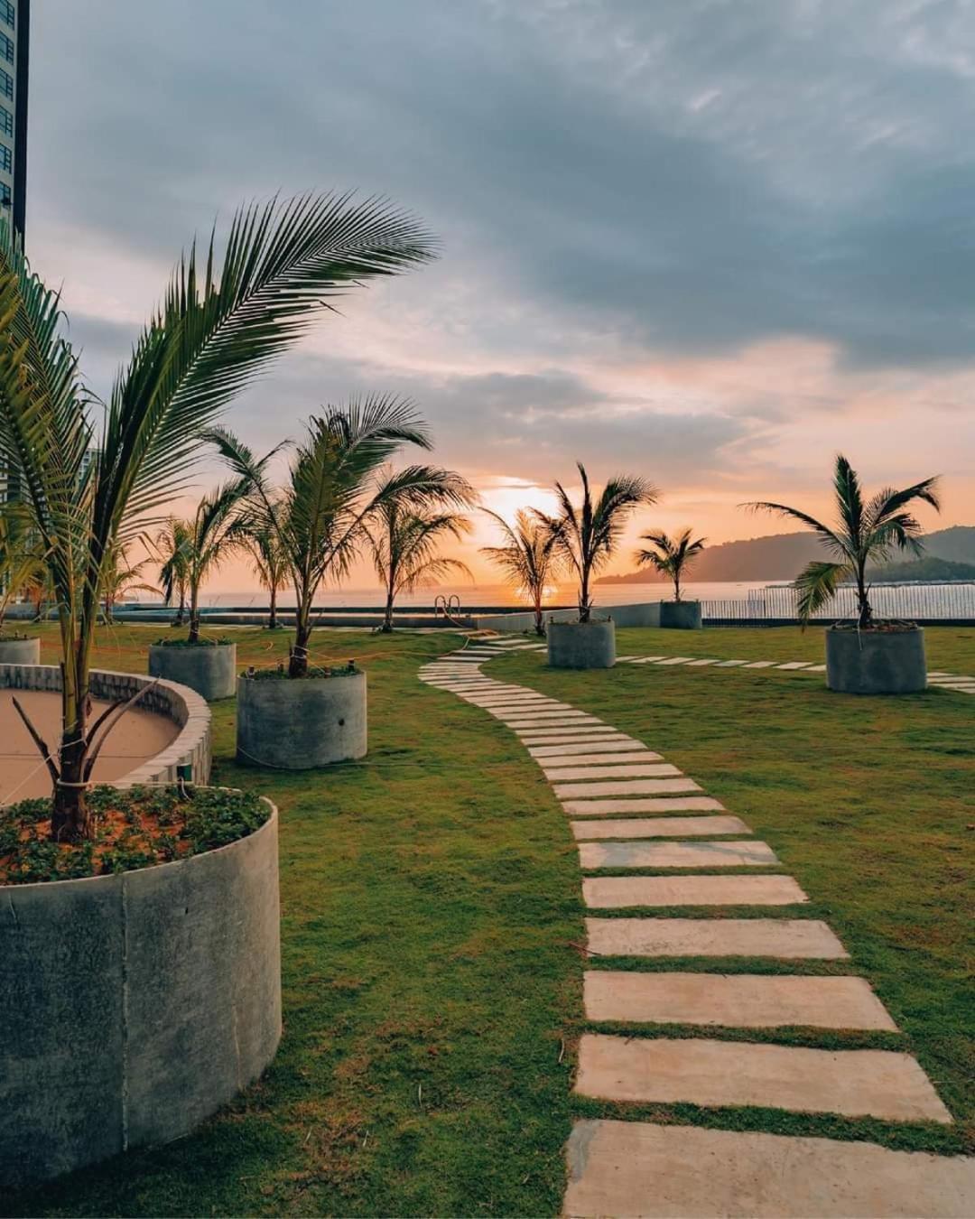 Jesselton Quay Sea View 호텔 코타키나발루 외부 사진