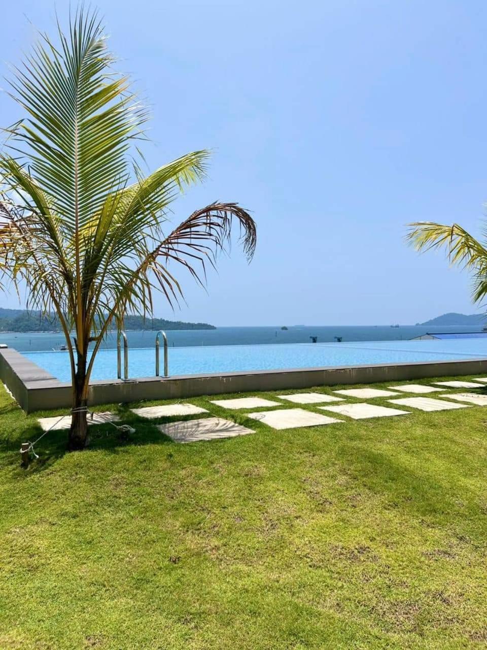 Jesselton Quay Sea View 호텔 코타키나발루 외부 사진